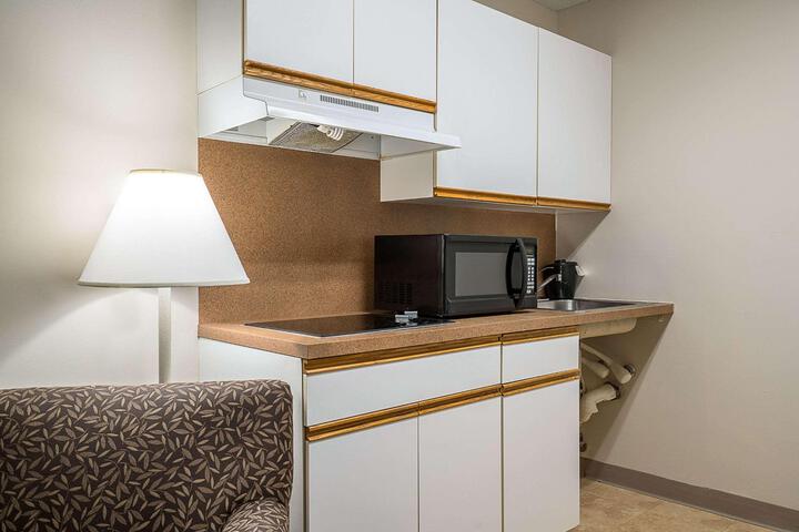Efficiency Double Bed Accessible (9 of 20)