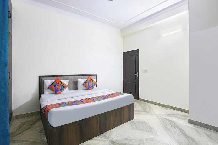 Room 12 of 29