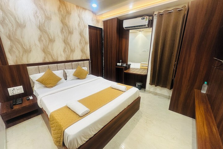 Room 40 of 74