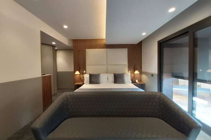 Room 12 of 79