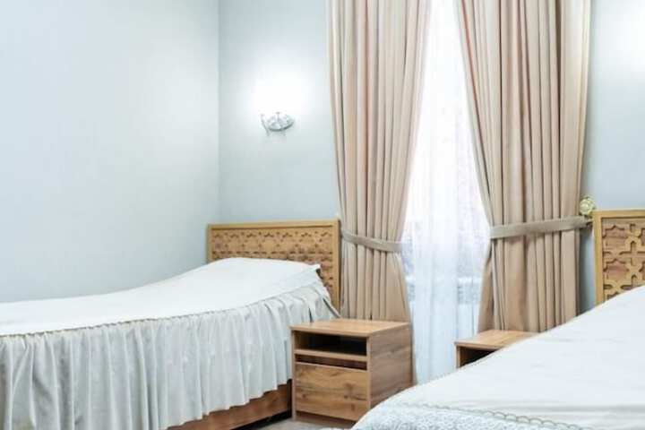 Room 25 of 132