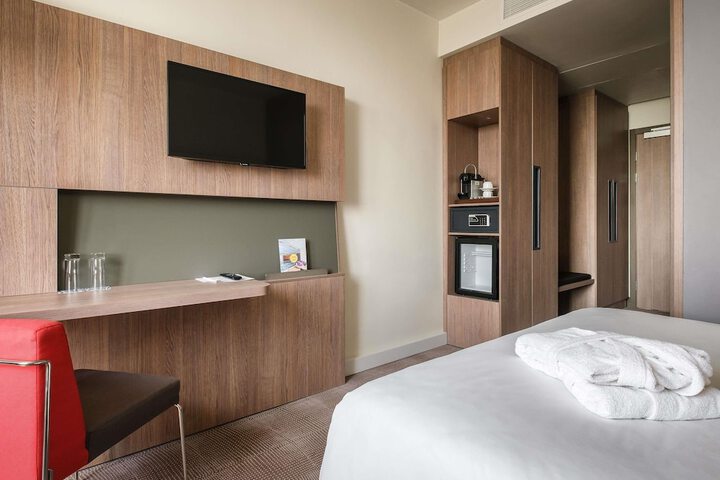Room 20 of 96