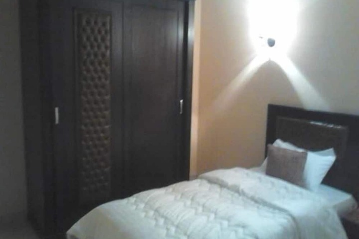 Room 10 of 24