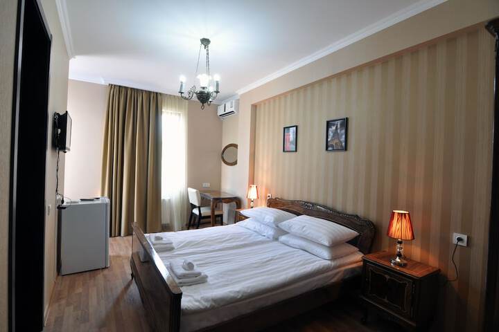 Room 7 of 36