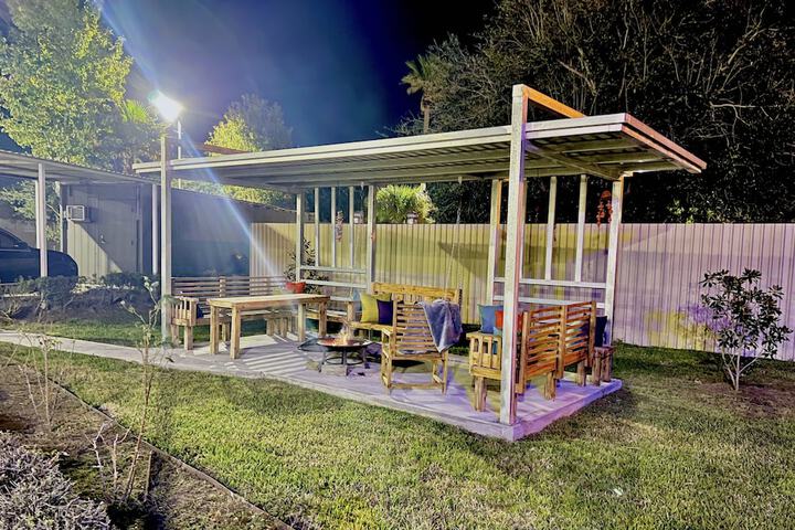 Hotel Exterior 45 of 64