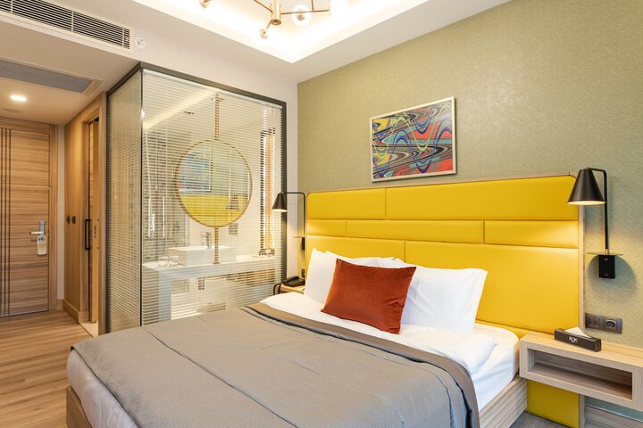 Room 7 of 30