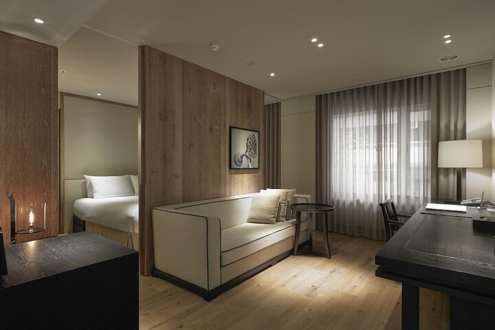Room 30 of 44