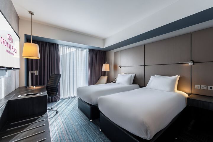 Room 16 of 233