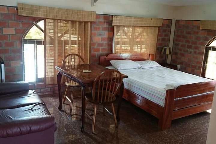 Room 14 of 18