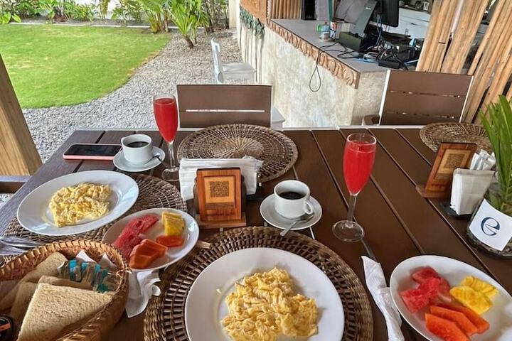 Breakfast/Coffee Service 35 of 57