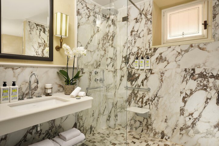 Bathroom Interior Photo