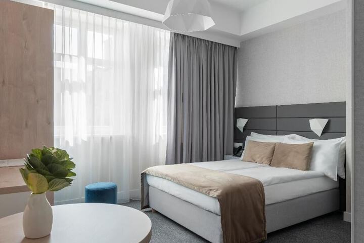 Room 14 of 30