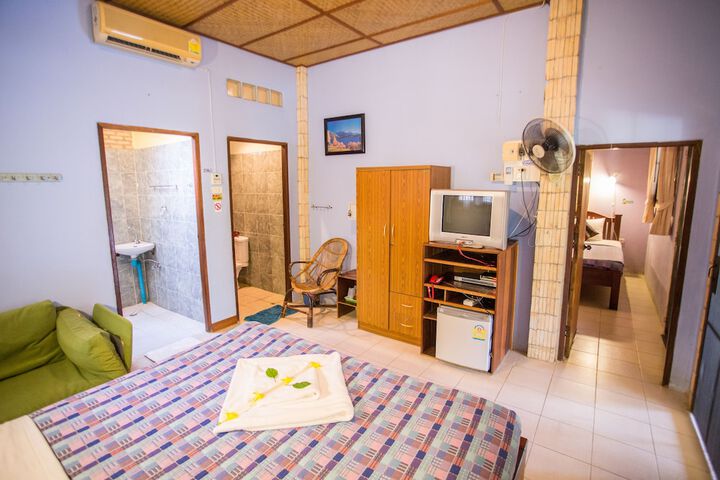 Room 6 of 44