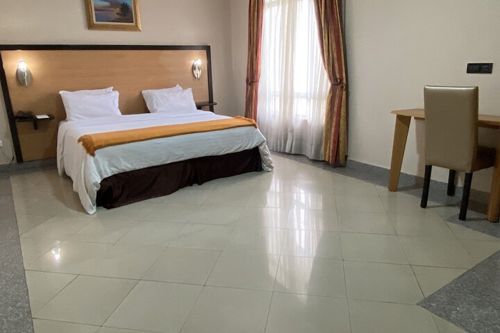 Room 13 of 110