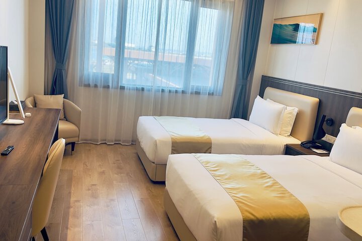Room 12 of 89