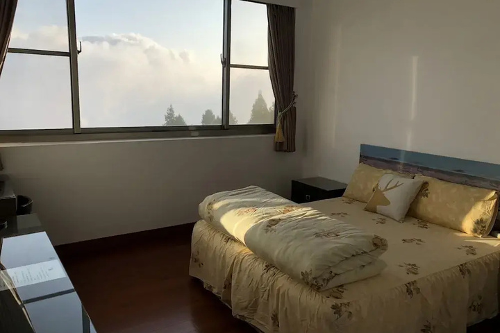 Room 4 of 15