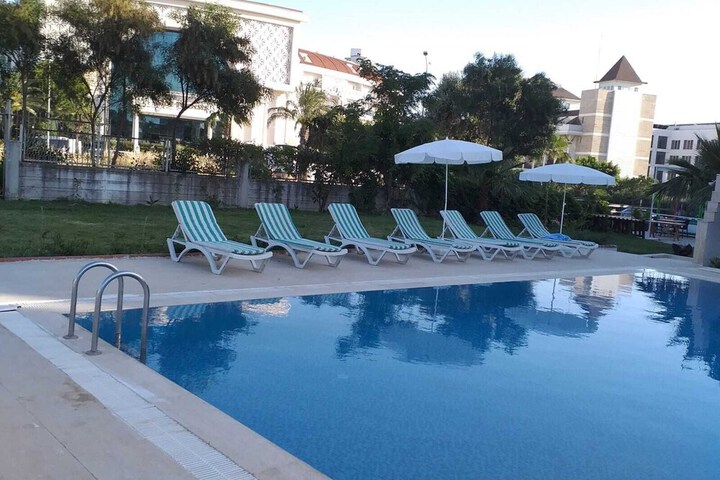 Pool 14 of 27