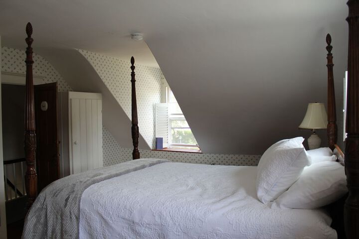 Room 16 of 40