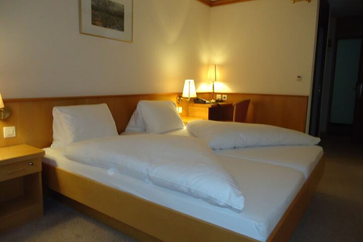 Room 7 of 40