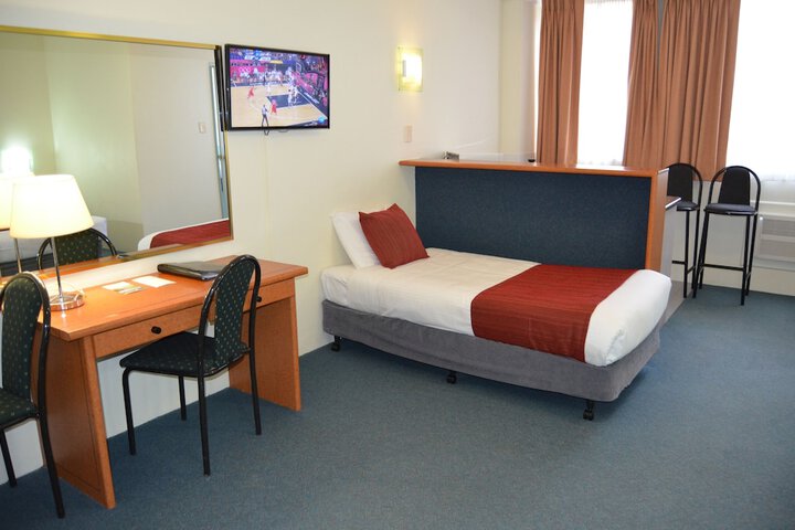 Room 25 of 49