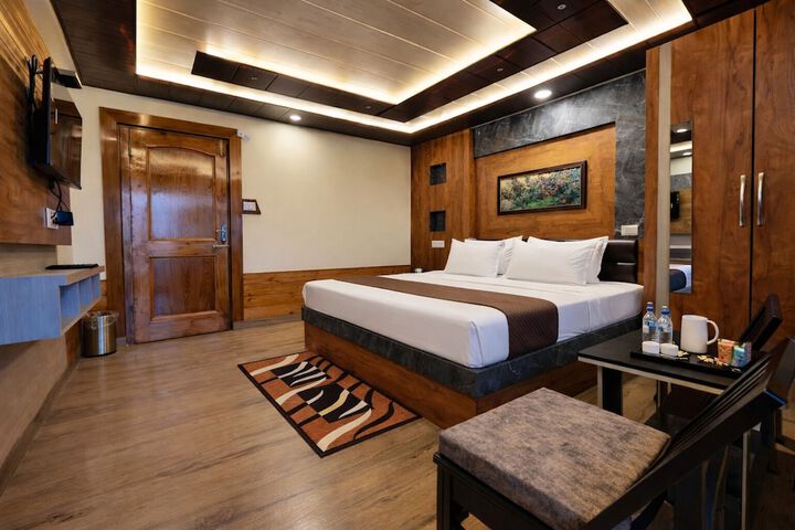 Room 12 of 27