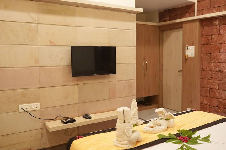Room 5 of 51