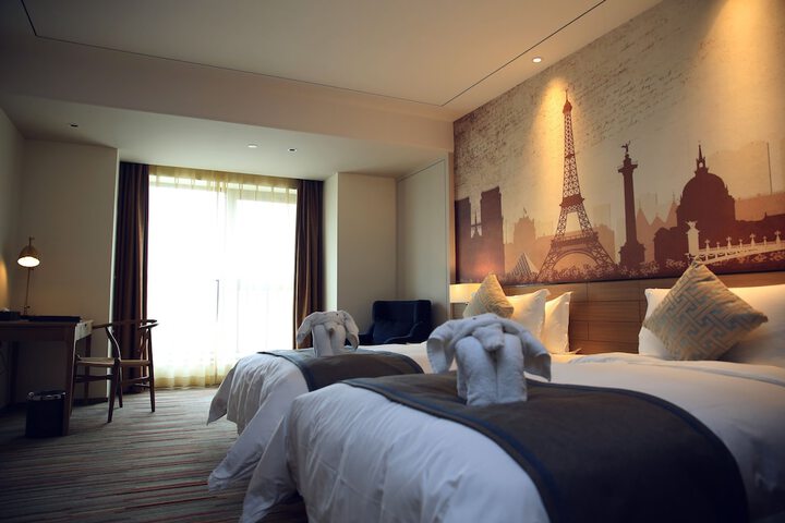 Room 2 of 31
