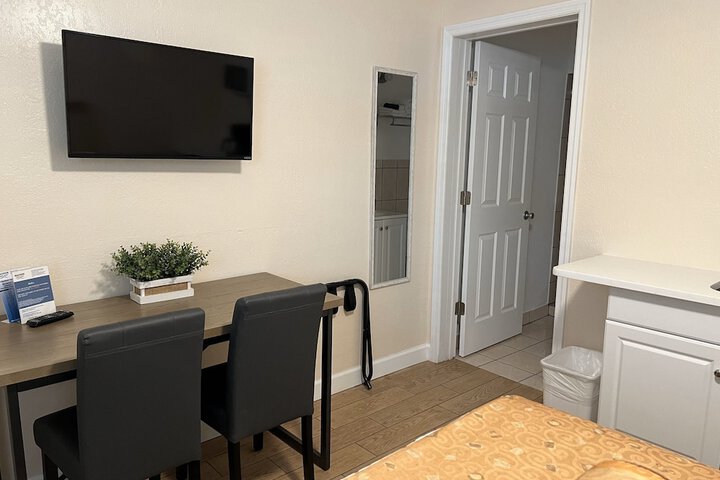 Room 11 of 51