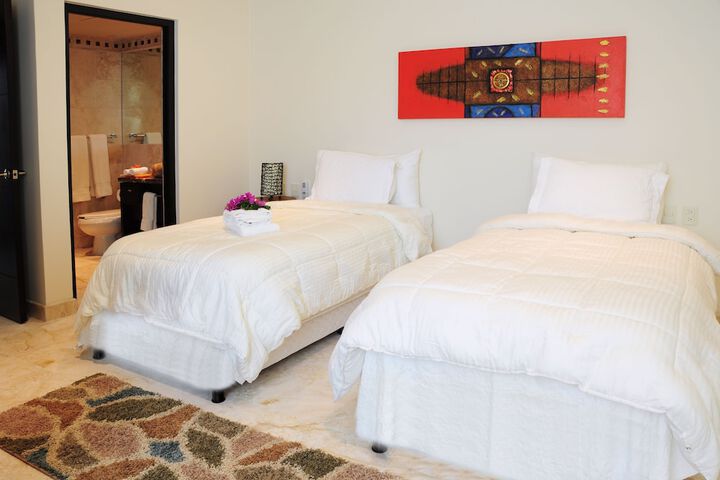 Room 10 of 204