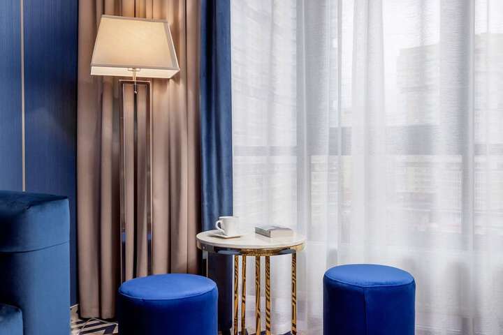 Room 34 of 62