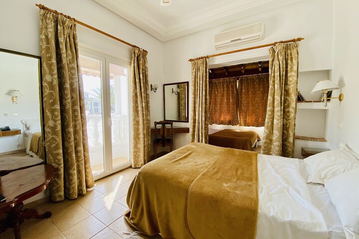 Room 8 of 46