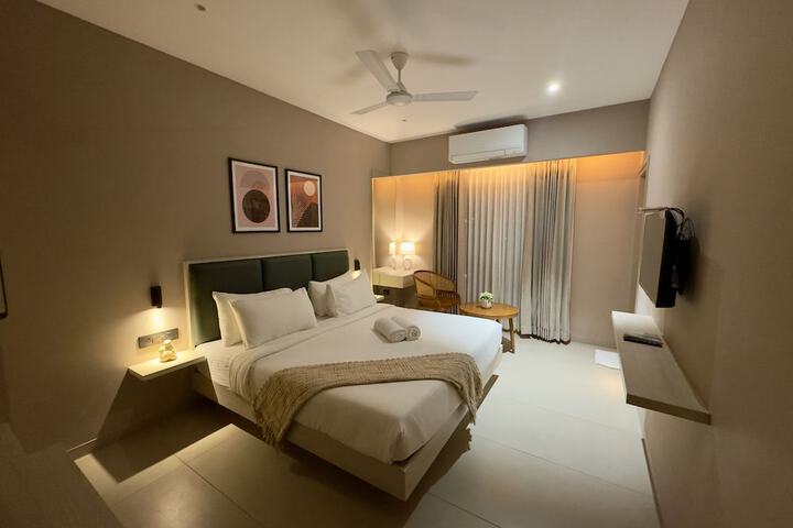 Room 10 of 24