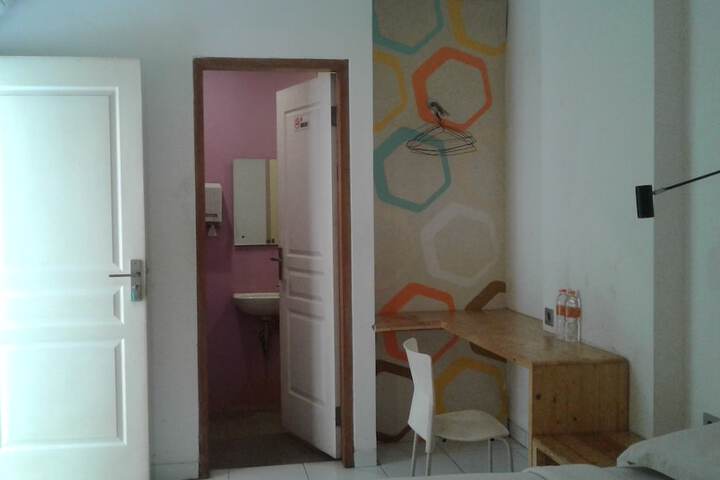 Room 9 of 11