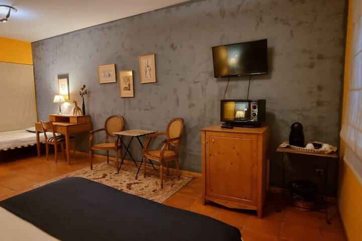 Room 30 of 110