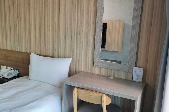 Room 59 of 81