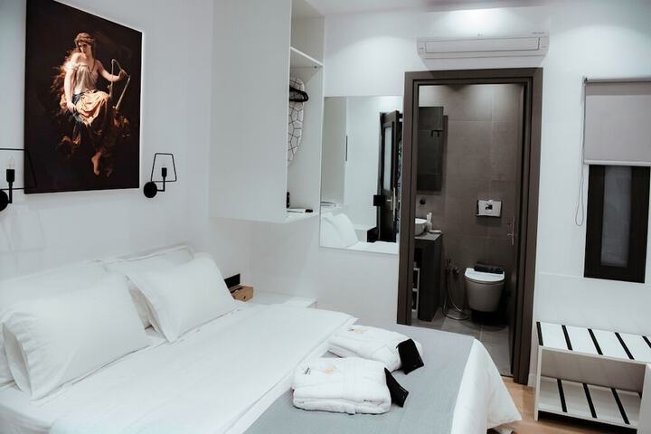 Room 12 of 46