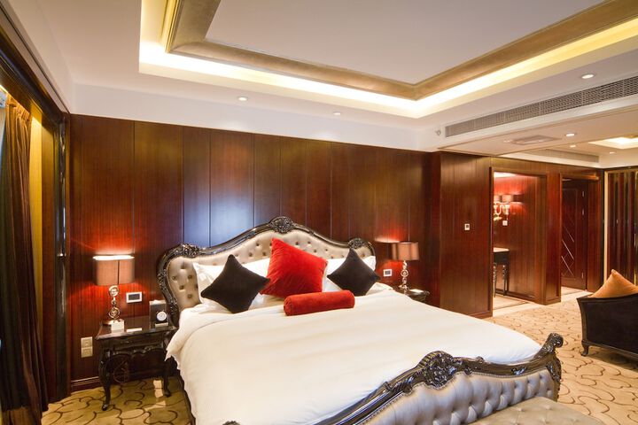 Room 14 of 118