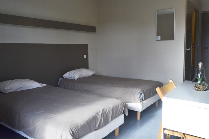 Room 2 of 11