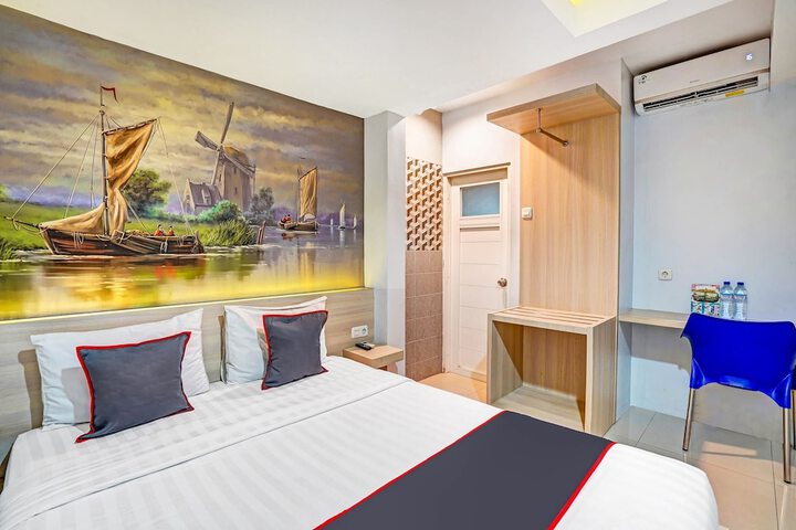 Room 11 of 19