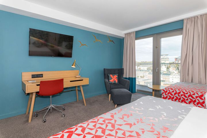 Room 22 of 135