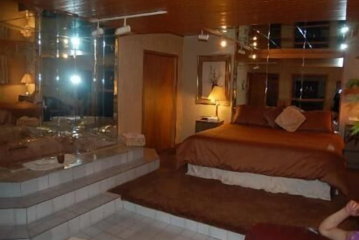 Room 17 of 51