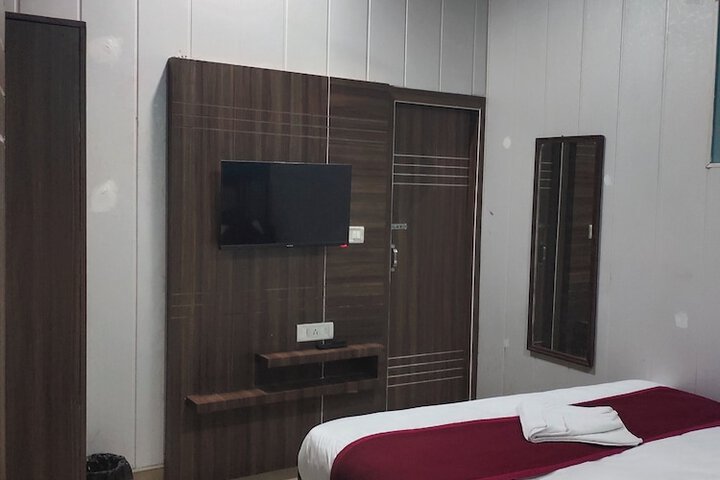 Room 14 of 30