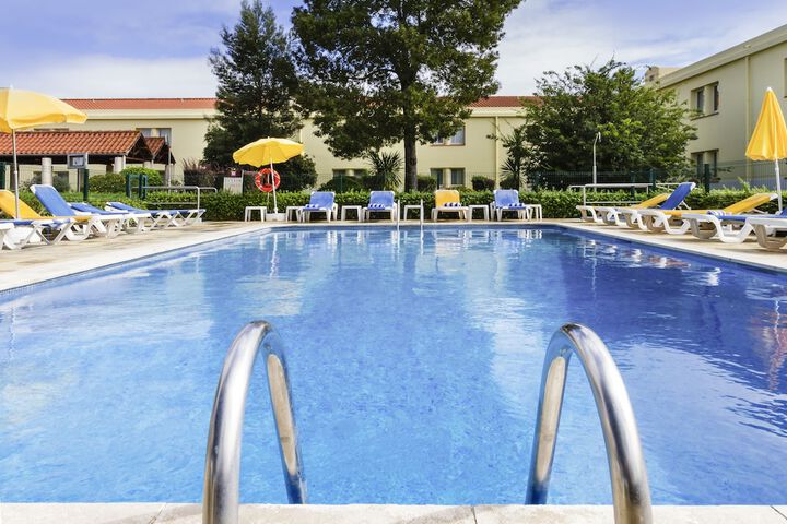 Pool Hotel
