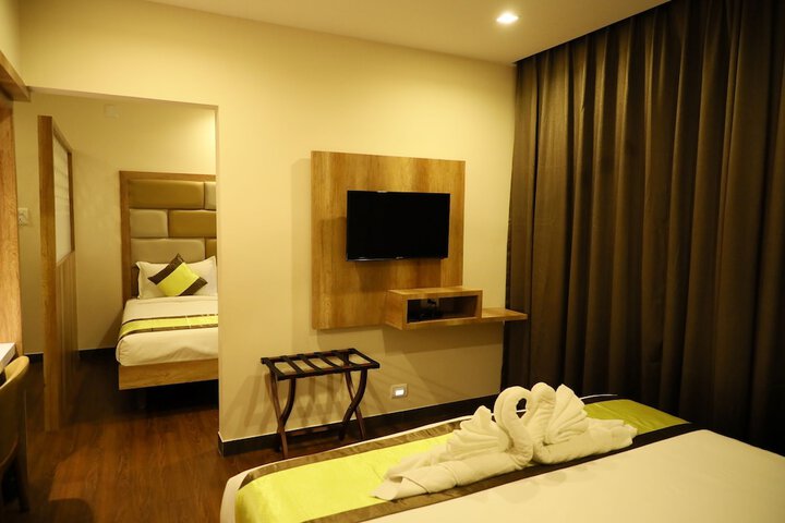 Room 12 of 36
