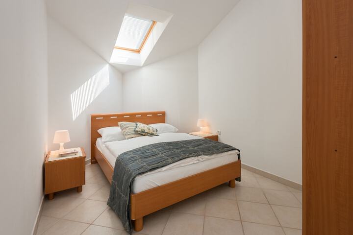 Room 6 of 43