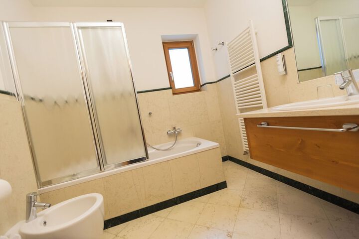 Room 62 of 79