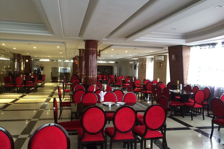 Dining 56 of 80