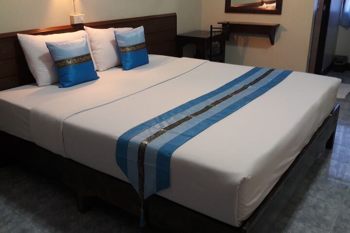 Room 4 of 23