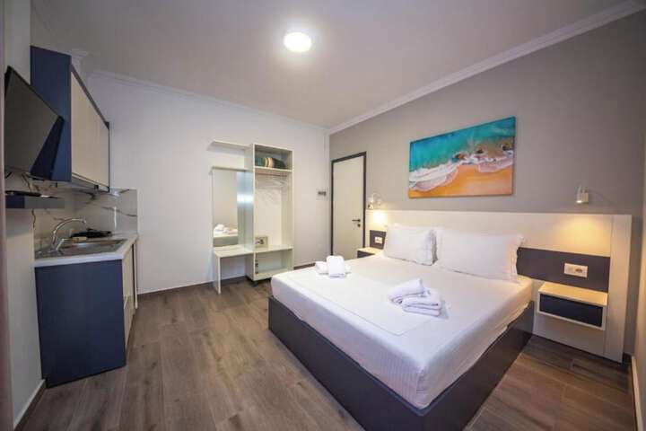 Room 20 of 165