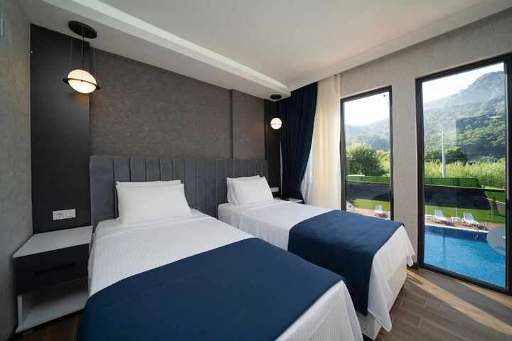 Room 4 of 31